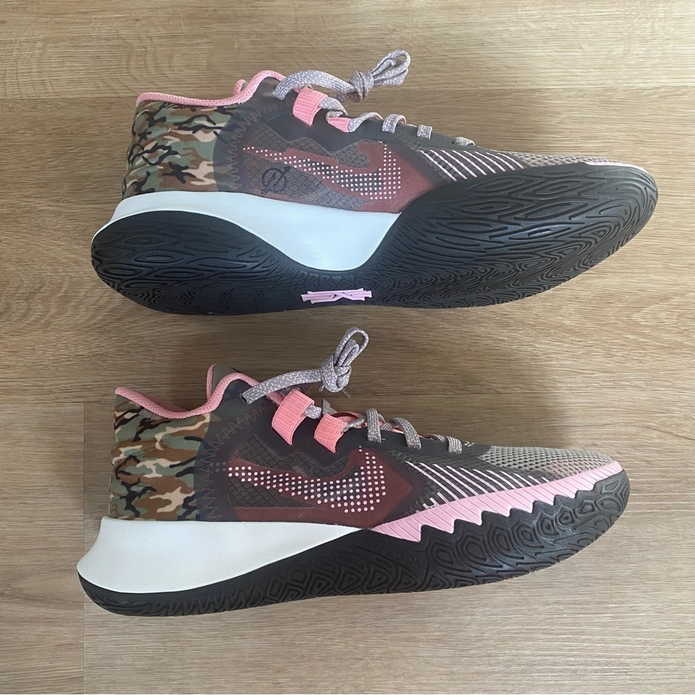 Nike Kyrie Flytrap V Moon Fossil/Med Soft Pink Sail - Picture 7 of 8